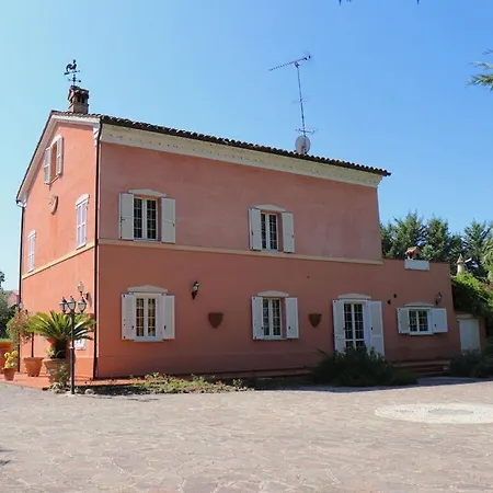 Ceschini Comfortable Holiday Villa Corridonia