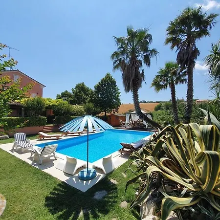 Ceschini Comfortable Holiday Corridonia